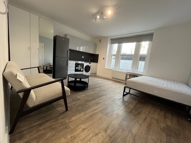 Video 1: Open Plan Living Room & Kitchen