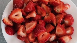 How I like to enjoy my strawberries! 🍓😋