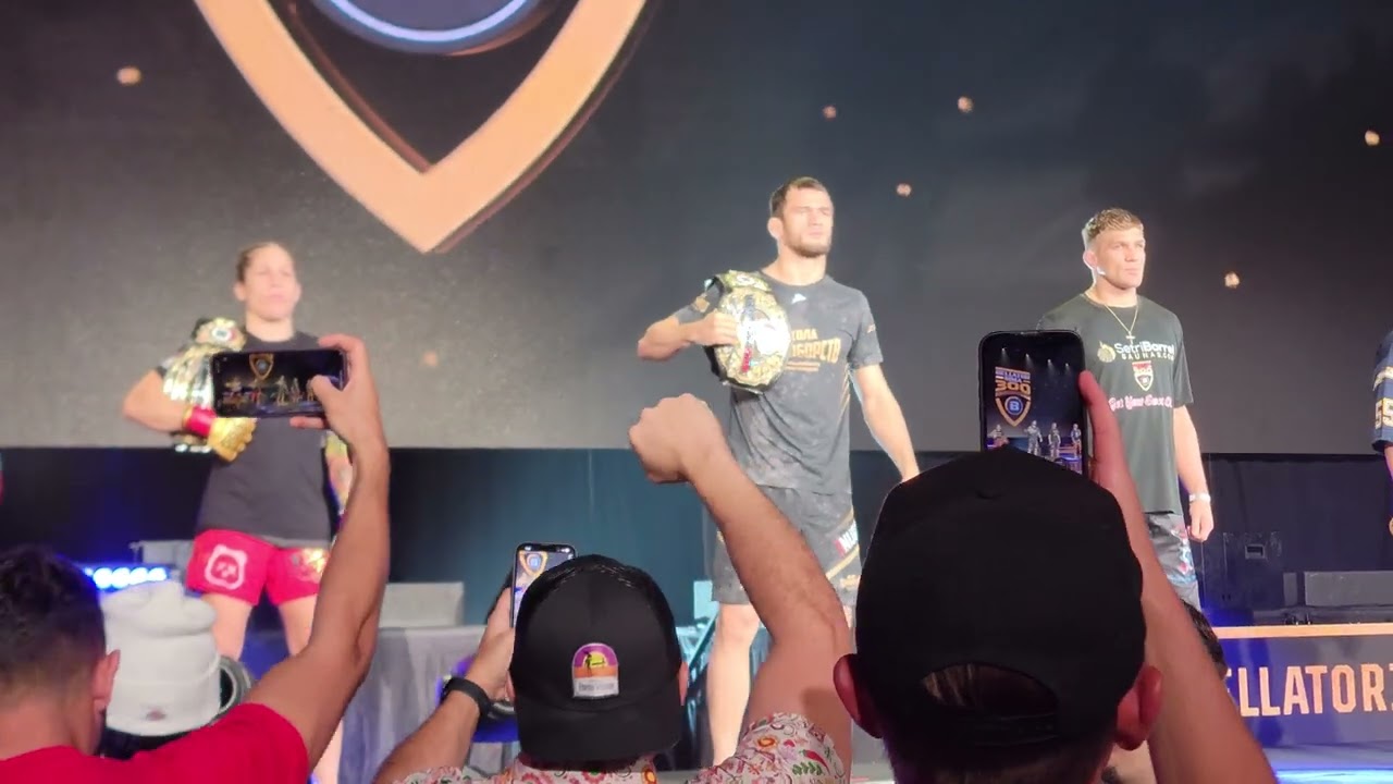 BELLATOR 300 LIVE Fighter introductions