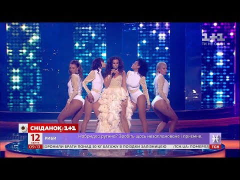 Розкішні пісні - розкішне вбрання: у Києві відбувся концерт "Вечір прем’єр із Катериною Осадчою”