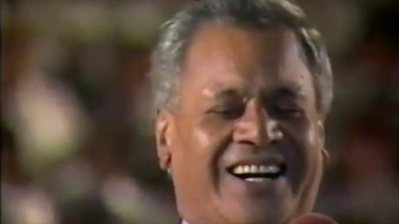 Howard Morrison -Tukua-a-hau, live 1990