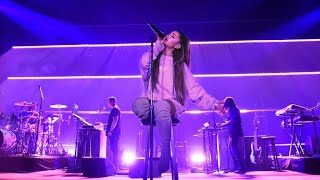 Download Lagu Ariana Grande - Goodnight N Go (Live from The Sweetener Sessions, London) MP3 Download Lagu Ariana Grande - Goodnight N Go (Live from The Sweetener Sessions, London) MP3