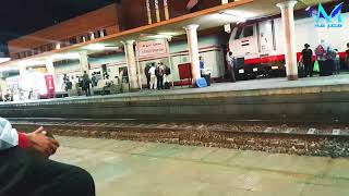 سكك حديد مصر | دخول قطار 935 VIP ( الأقصر - اسكندرية ) محطة أسيوط