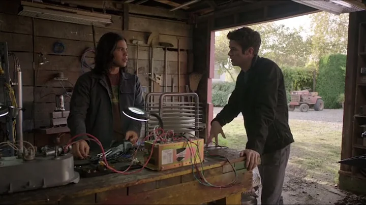 The Flash Clip #44 (Barry Tells Cisco About Time Travel) - DayDayNews