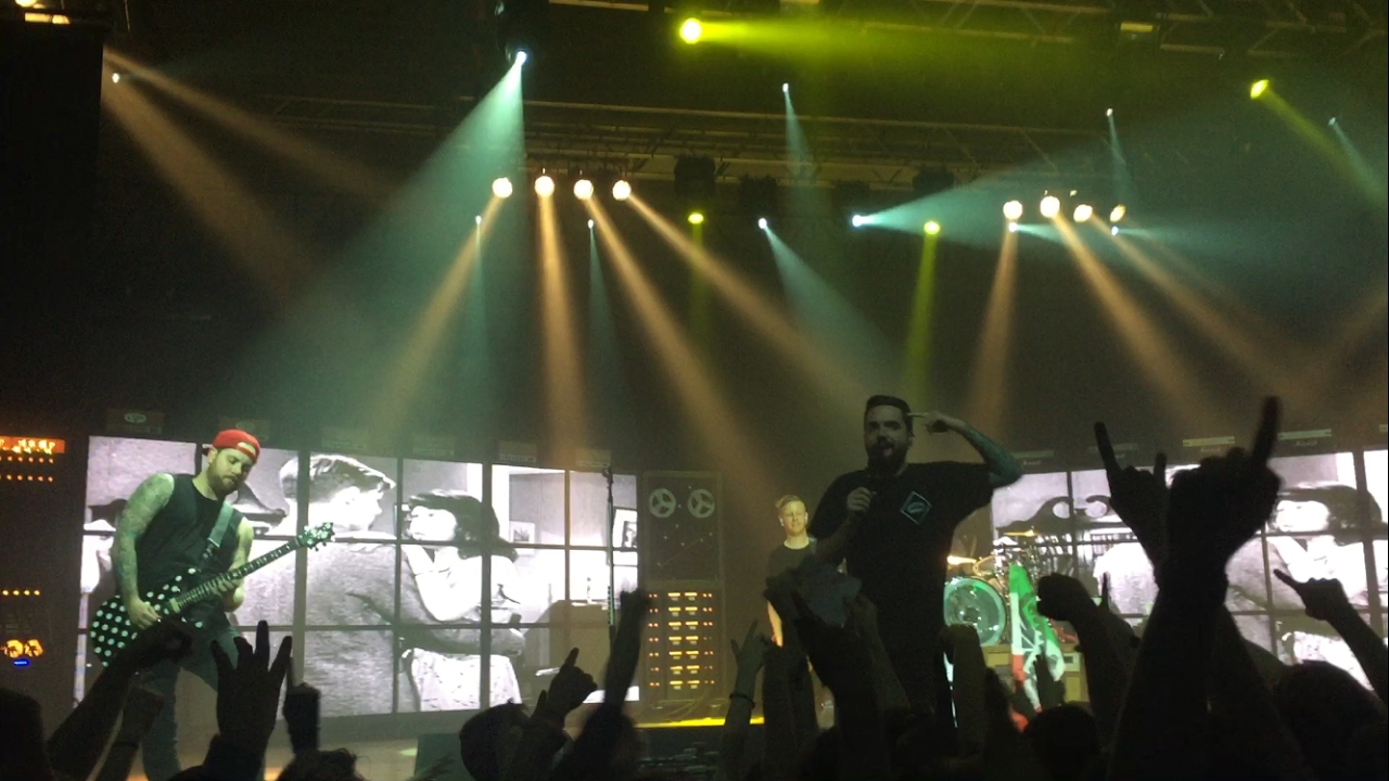 A Day To Remember - Right Back At It Again (live Milan 2017) - YouTube