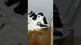 ¡Sorprende a todos con este café de Oreo casero!