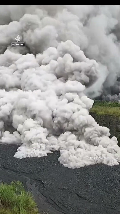 Gunung Semeru di Indonesia Meletus di Jawa Timur | #ajshorts