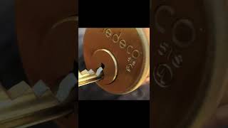 24 HOUR LOCKOUT SERVICE & LOCK CHANGE PEMBROKE PINES CALL! ( 754 ) 551-5625 AND GET 10% OFF