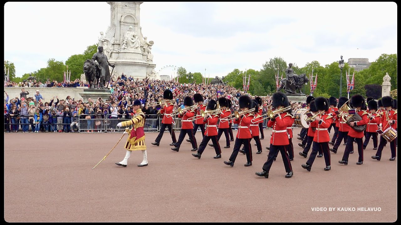 LONDON AND TRADITIONS, Changing of the guard • LONTOO JA PERINTEET, Vahdinvaihto