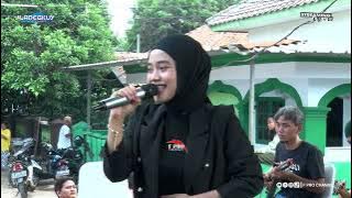 ALSHA ARDITA MENYULAM KAIN YANG RAPUH