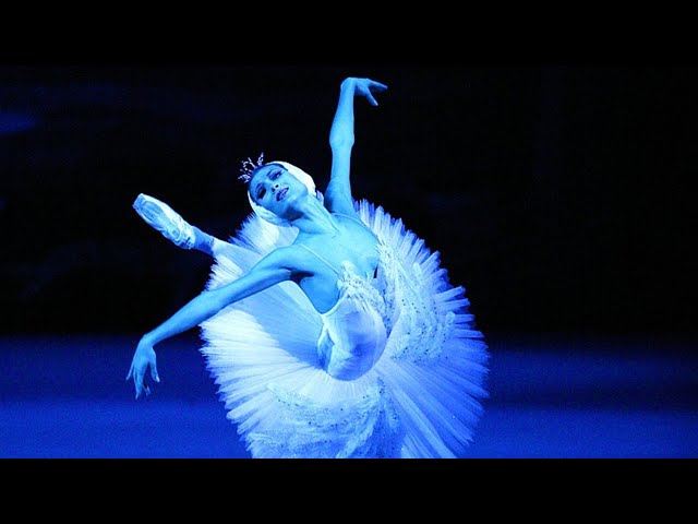 Lezbiyen emas Aliya Mustafinani yalangoch holda tomosha qiling