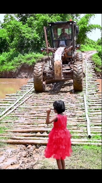 🚜🏃 #automobile #trukjogetrukjoge #bulldozerofficial #offroad #hitachizaxisbelahjalan #xcavator #fyy