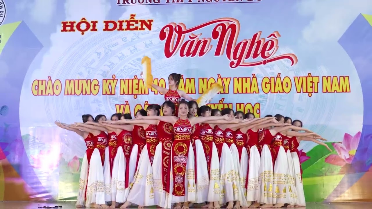 Múa Hồn Thiêng Đất Việt. Biên Đạo : Như Thảo (Lớp 12a8 THPT Nguyễn Du - Tp.Bảo Lộc)