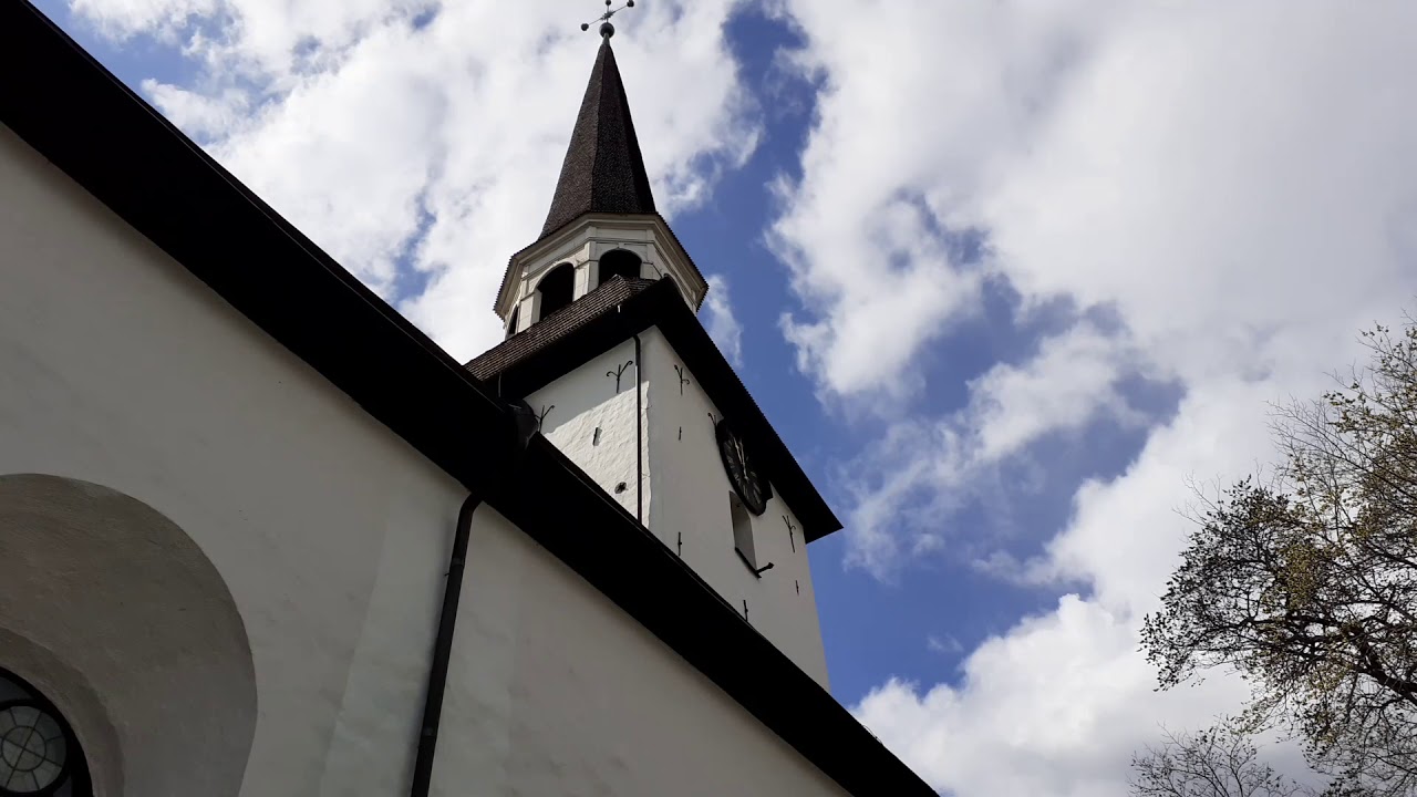 Samman- och angångsringningar samt timslag i Mariefreds kyrka (video - olika filmer och versioner)