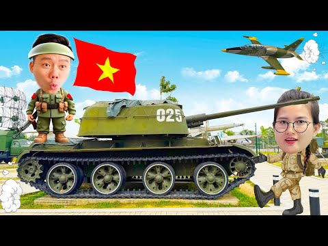 Changcady tham quan bảo tàng quân sự, gặp trực tiếp xe tăng và máy bay chiến đấu