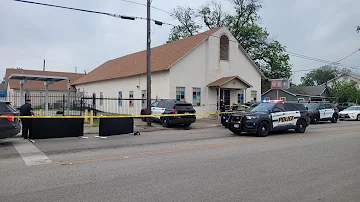 Man found dead with stab wound at West Side bus stop, SAPD says