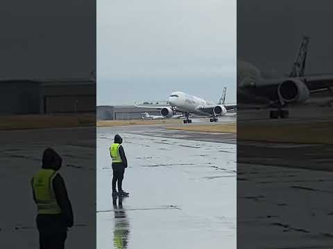 Vídeo: Quem usa o aeroporto de Farnborough?