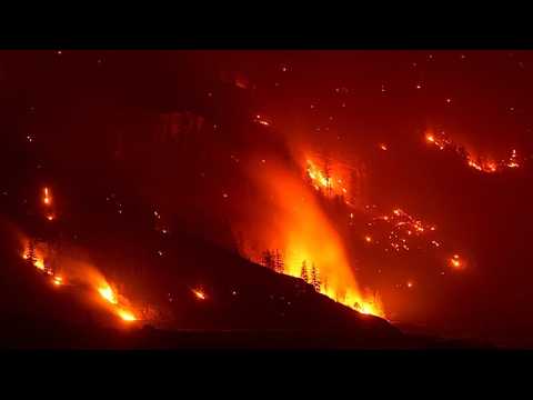 В Канаде эвакуировали 20 тысяч человек из-за лесных пожаров