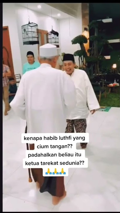 Habib lutfi cium tangan
