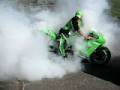 Burnout take 2  kawasaki zx6rr 2005 akrapovic pirelli smoke