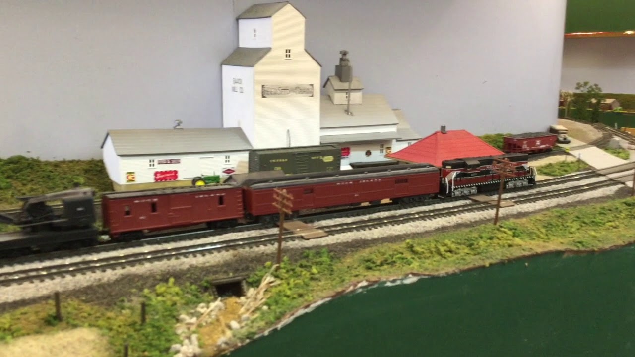 Corn Country Rails: Railfanning at South Amana - YouTube