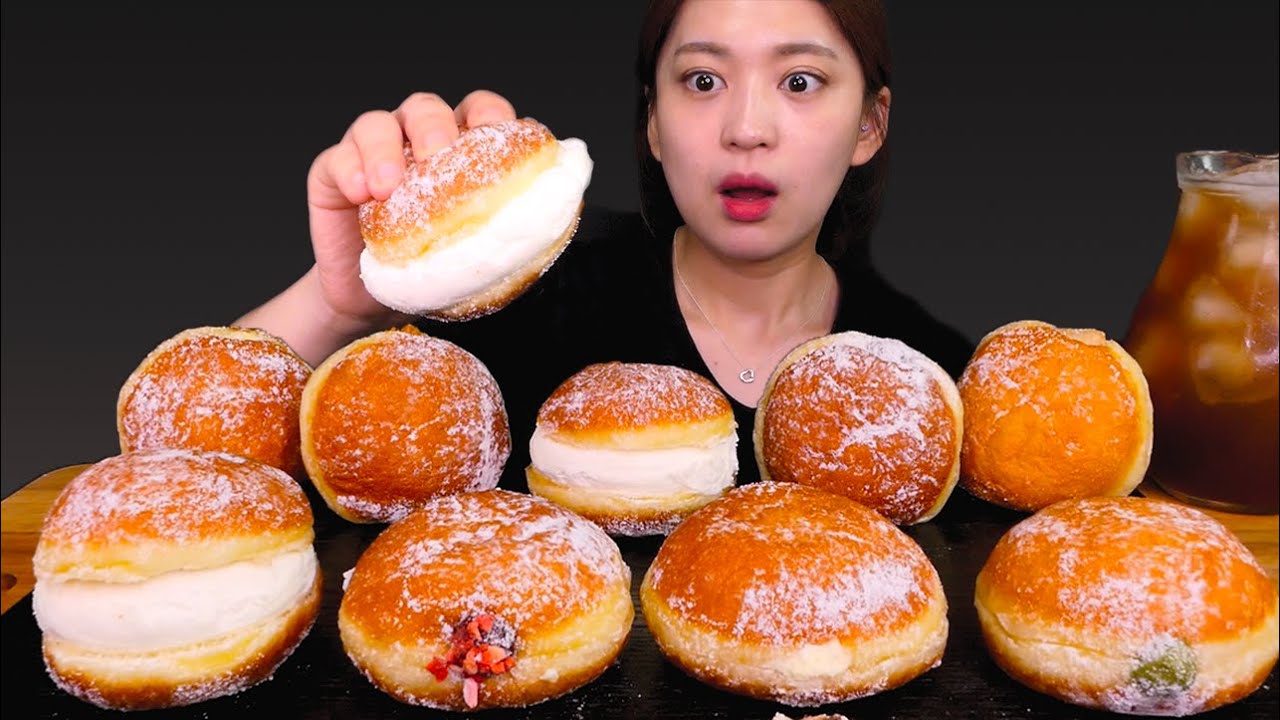 🍩Craem doughnut😍와.. 도넛이 빵 반, 크림 반.. 크림도넛 먹방!!🥰 [Chocolate, Milk, Matcha, Vanilla doughnut] Mukbang