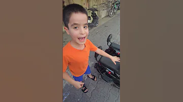 حسوني اختار الدراجة السوده انتم شنو رأيكم منو احلى اني الحمرا احلى رأيكم ولا تنسون لايك والاشتراك 