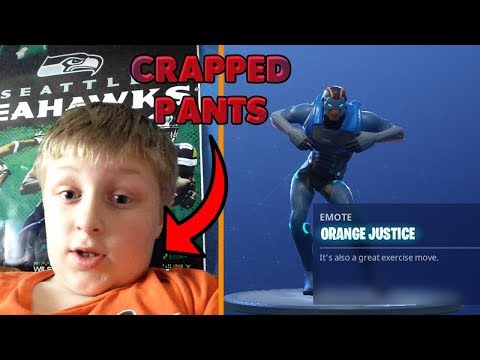 Видео: Orange Shirt Kid Reacts To Orange Justice Dance!