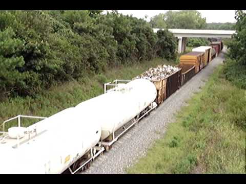 bnsf 5729 CSX Q542 freight train at Rupert, GA.