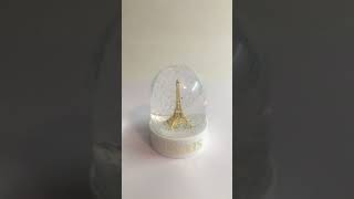 Vidéo: Boule de neige Paris Tour Eiffel petite taille 6CM - Made in France