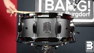 Mr. Killjoy Signature Aluminium Snare 14x6
★ Follow Bang! Drums ★
Instagram → https://www.instagram.com/bang_drums_...
Twitter → https://twitter.com/bangdrumsbdorf
Snapchat → https://www.snapchat.com/add/bang_drums
Facebook → https://www.facebook.com/bangdrumsbur...
Website → bangdrums.com
★ Drum Gear ★
Snare top: Evans G2 coated
Snare bottom: Evans Snare Side 300
★ Gear ★
Microphones:
Snare top: Sennheiser MD431
Studio Stuff:
Great River MP-500NV Microphone Preamp
Empirical Labs Distressor
RME Fireface 800 Interface
RME Octamic
★ About Bang! Drums ★
Were a custom drum manufacturer from Burgdorf, Switzerland. We love to build wacky stuff! But most of the stuff we build is still quite normal, actually.
╰☆╮ Mr. Killjoy Signature Aluminium Snare 14x6