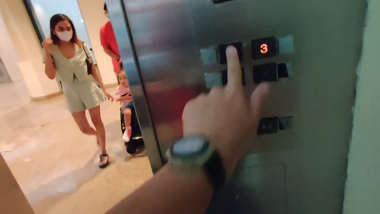 Mitsubishi Elevator at Alabang Town Center