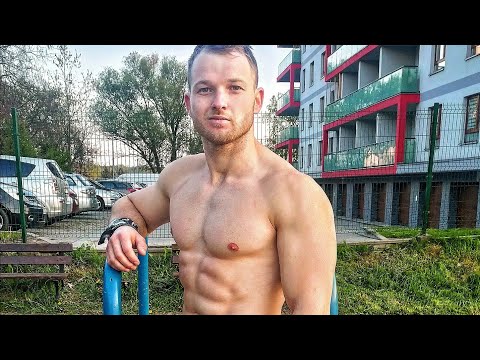Capa de 100 PULL UPS AND 200 PUSH UPS under 10 mins challenge