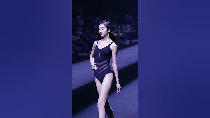 超模泳装表演，小姐姐好美哦，青春美丽，好好看哦＃美女街拍＃ - 天天要闻