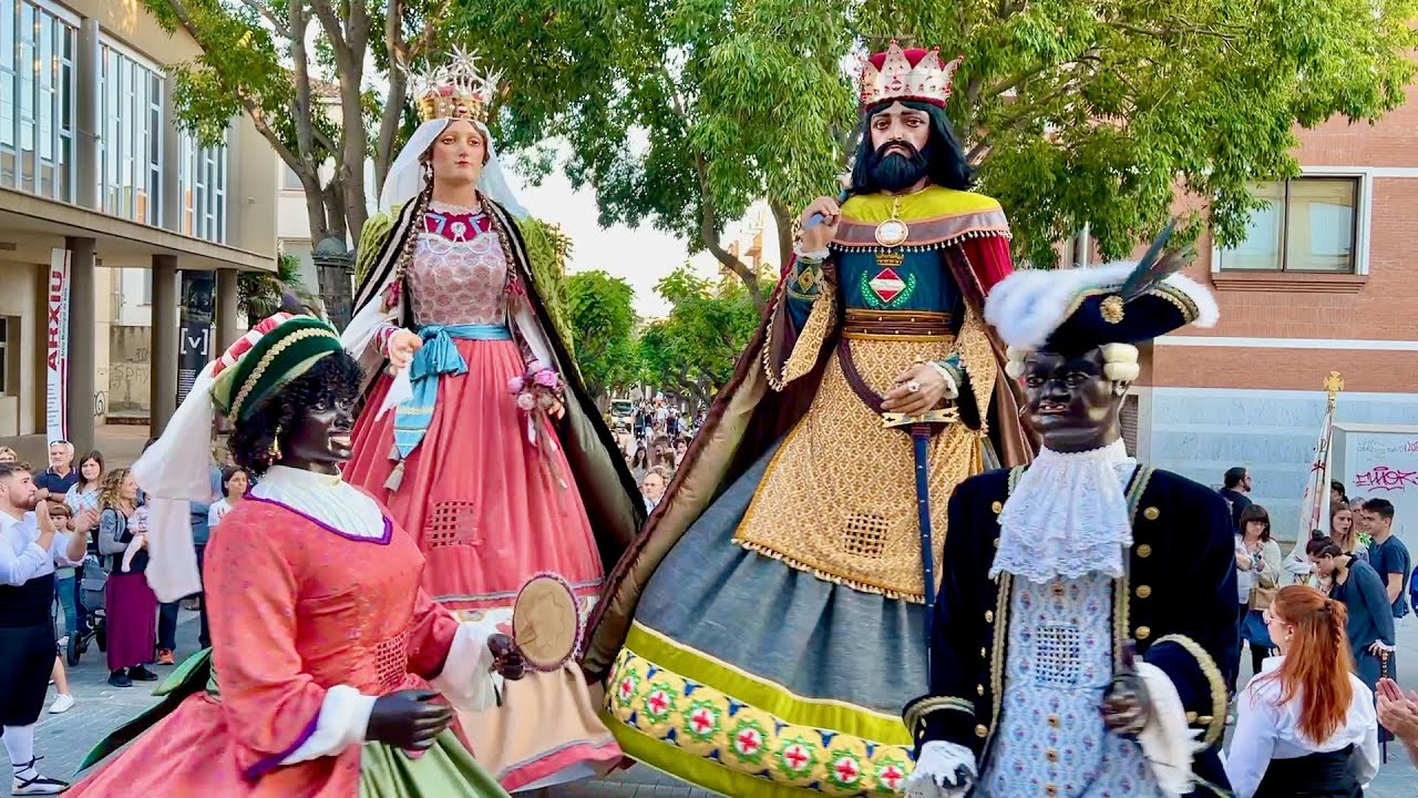 Solemne PROFESSÓ del Corpus Christi amb els Nans, els Gegants, i l'Àliga de la Ciutat