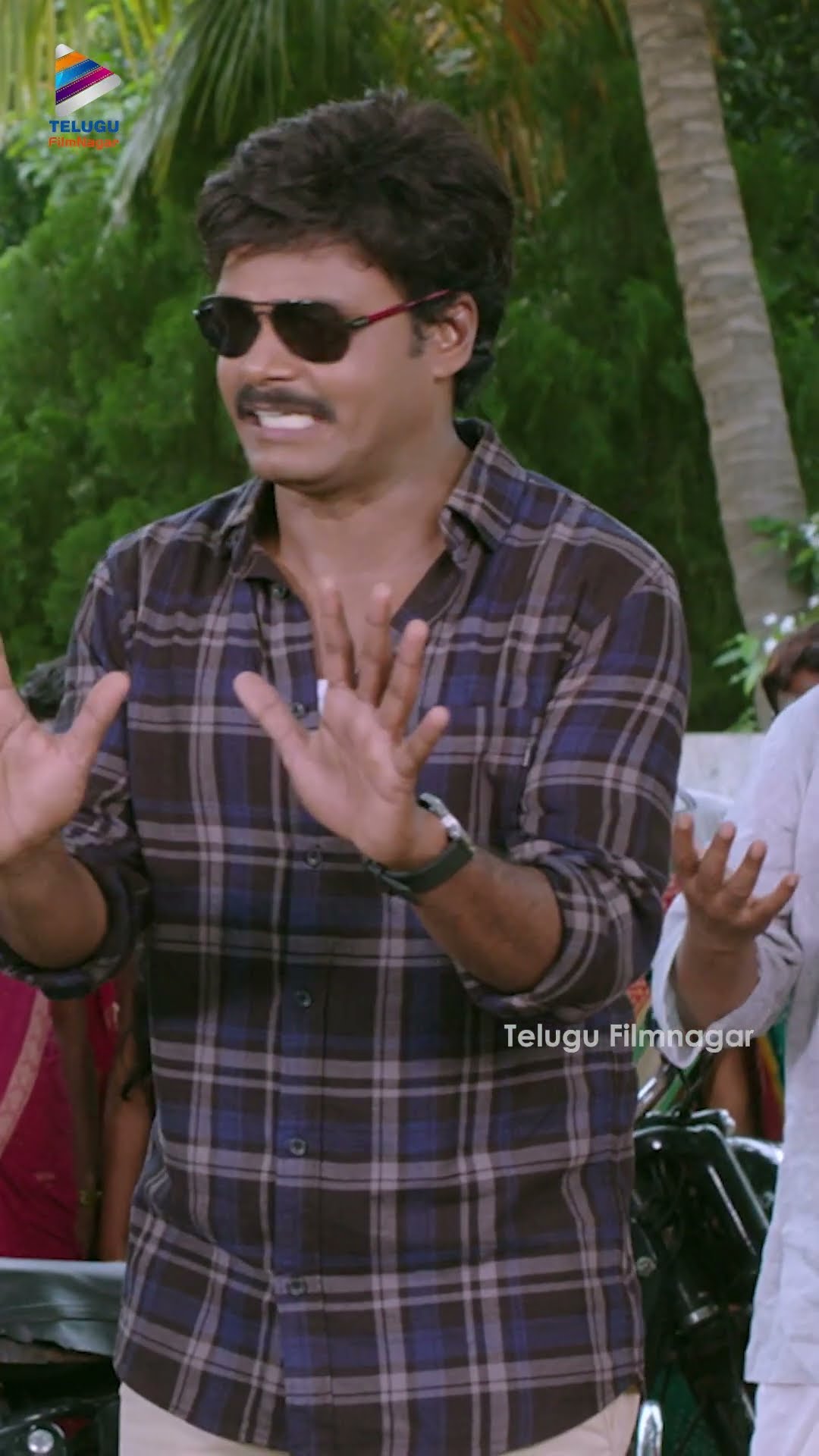 కూతుర్ని కనగానే సరిపోదు అయ్యా.. పెంచడం కూడా నేర్చుకోవాలి | #SaptagiriLLB | #Sapthagiri | #Shorts