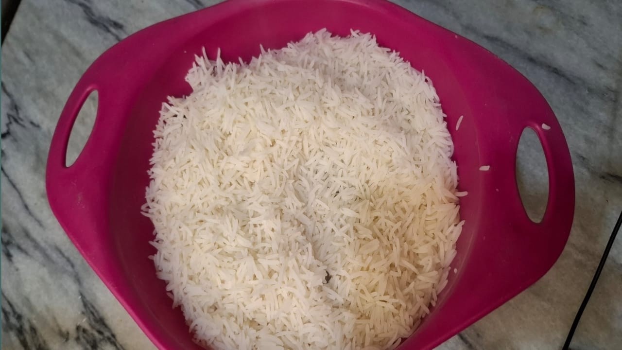 How to Boil Biryani Rice - YouTube