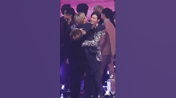 jimin running to hug eunwoo🥺