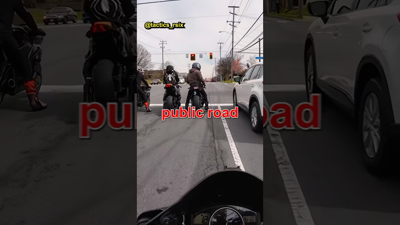 When a Chill cop pulls over a group of bikers 🏍️👮