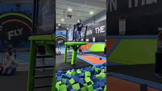 Up down up down fly trampoline park