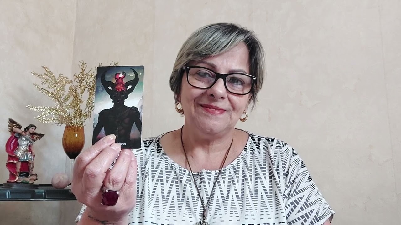 Isso não é amor é manipulação. 