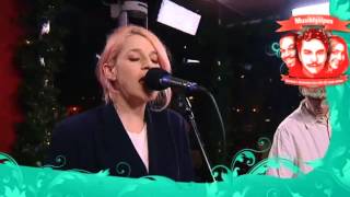 El Perro Del Mar - Walk on by (Live @ Musikhjälpen 2012)