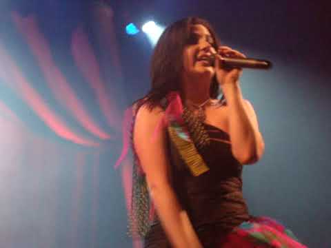 Evanescence - Taking Over Me - Live at London (2003)