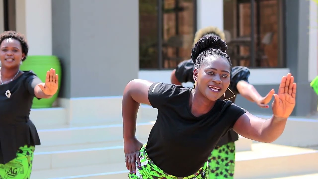 Mchinji maula O.M C choir akazembe a yesu 