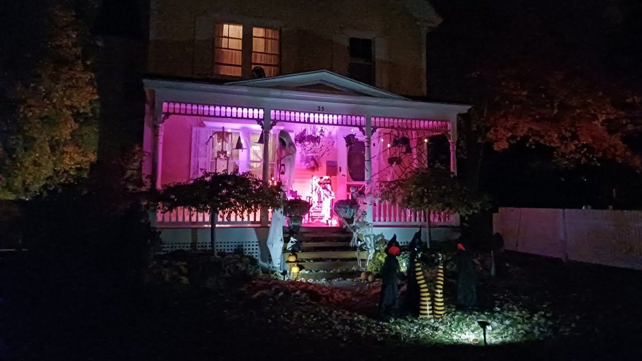 Night Lights & Halloween Stuff in Bath, ME - Oct. 2022