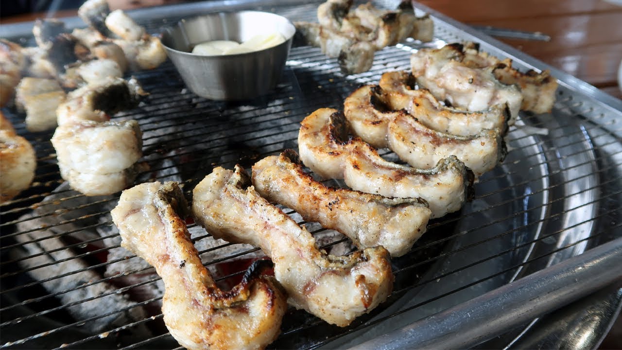 Best Korean grilled eel(장어구이) restaurant Asian Food Tour YouTube