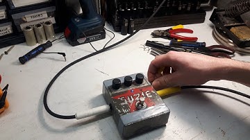 Modded EHX Big Muff Pi with Mid Boost Quick Demo