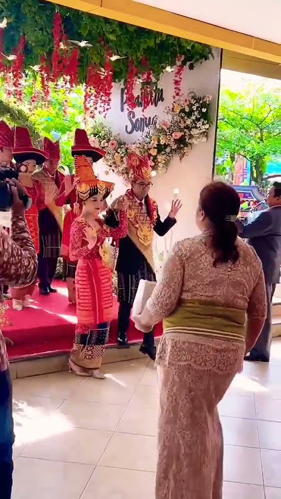 Pengantin adat karo