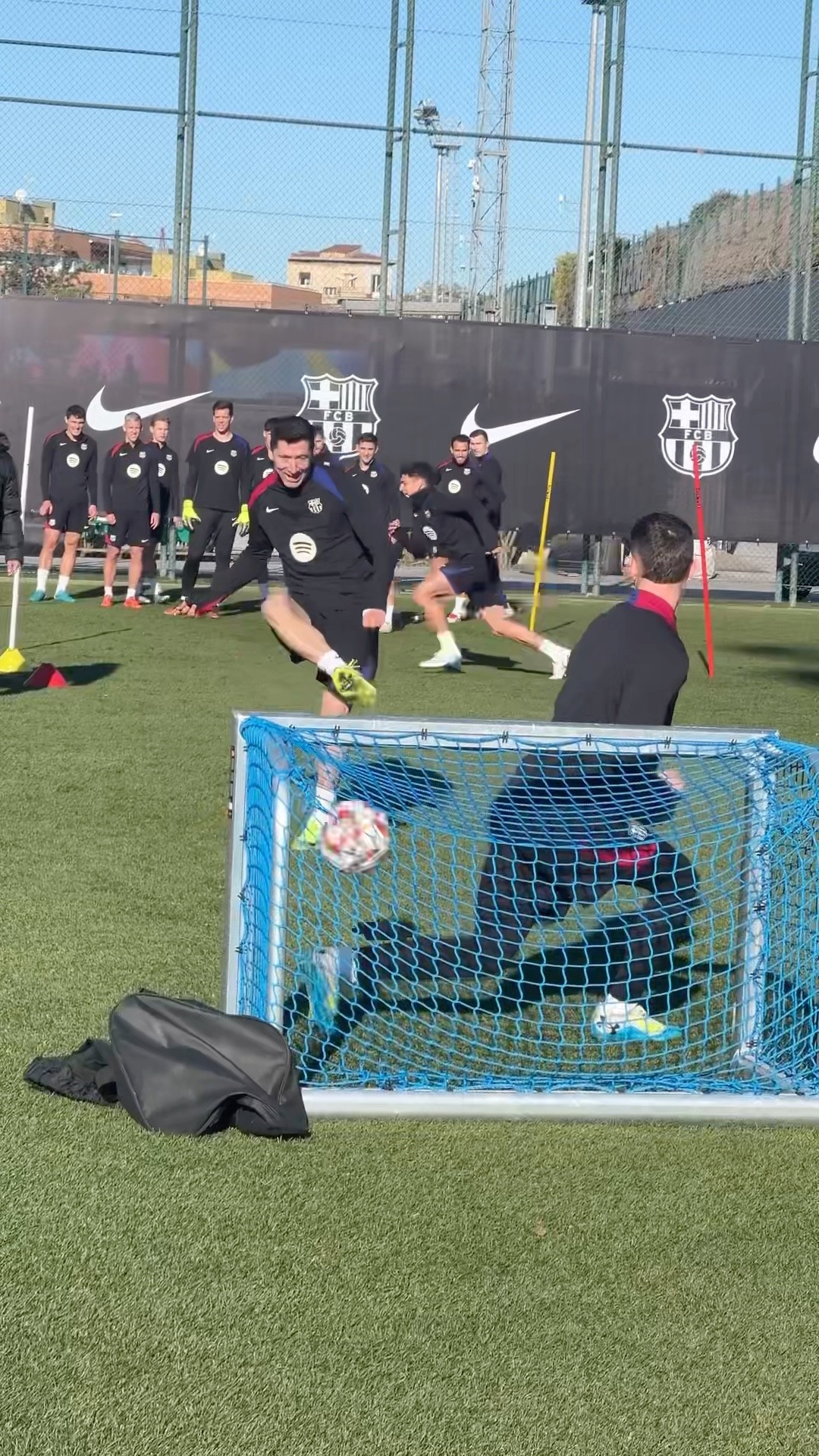 Lewy ? Casadó #fcbarcelona #shorts