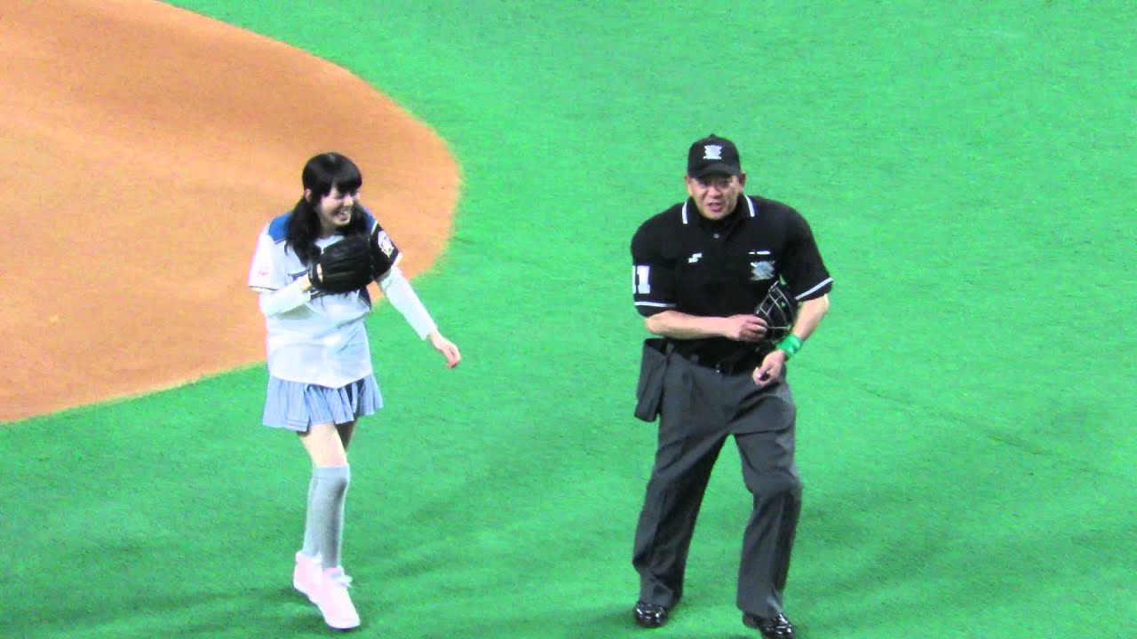 14開幕戦始球式 佐藤光波ちゃん 北海道日本ハムファイターズ Youtube